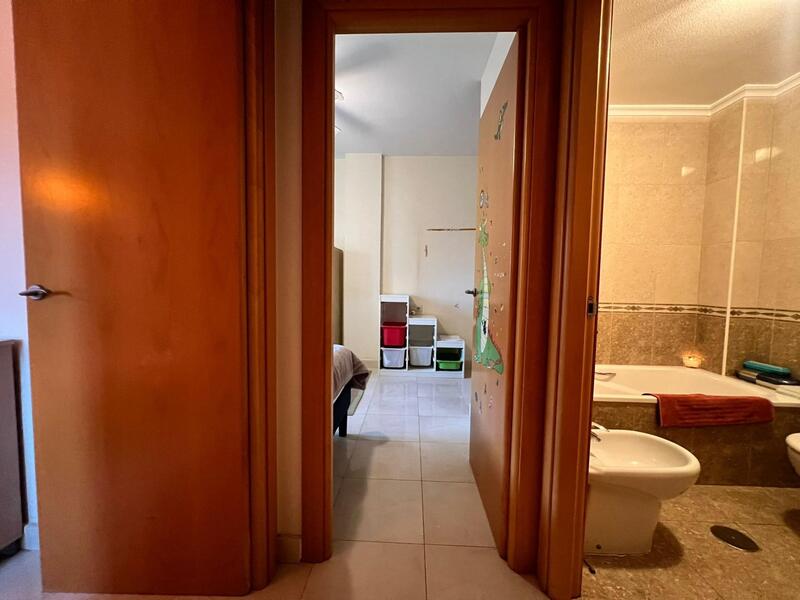 3 slaapkamer Gezinswoning Te koop