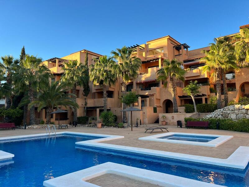 3 slaapkamer Gezinswoning Te koop