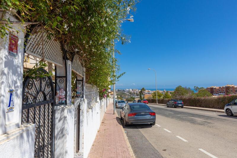 Villa zu verkaufen in Torrevieja, Alicante