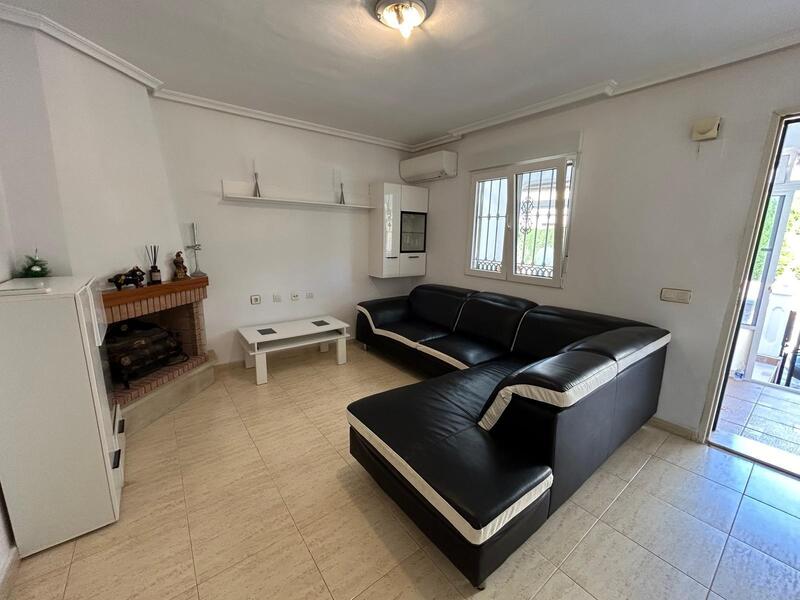 2 bedroom Townhouse for sale