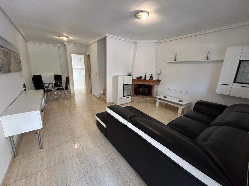 2 bedroom Townhouse for sale