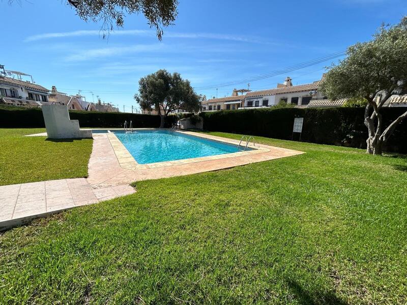 2 bedroom Townhouse for sale