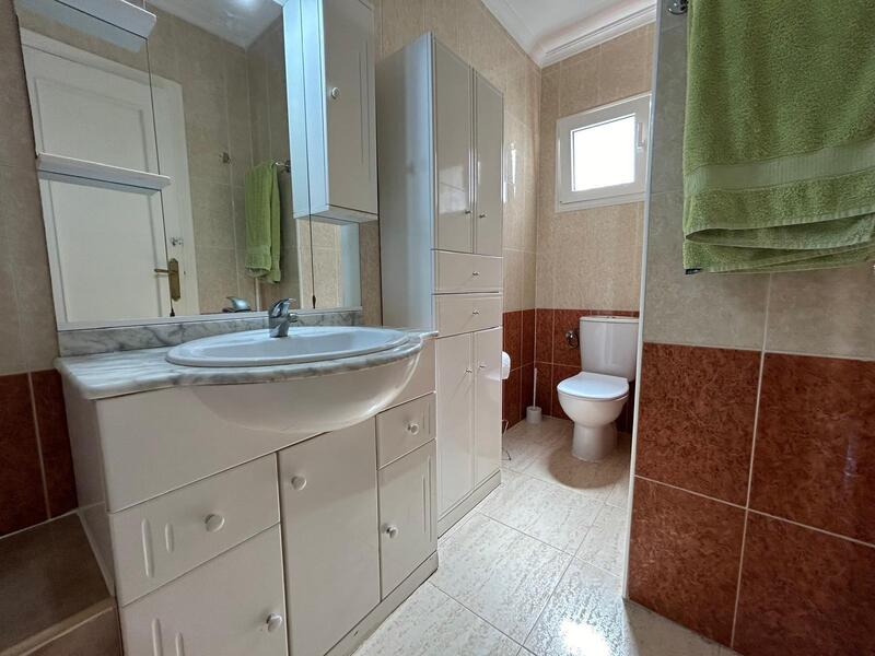 2 bedroom Townhouse for sale