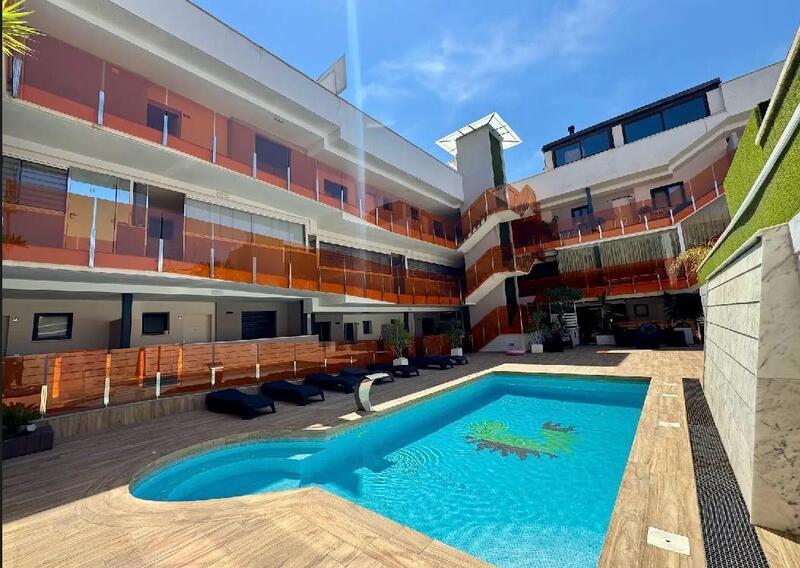 квартира продается в Torrevieja, Alicante