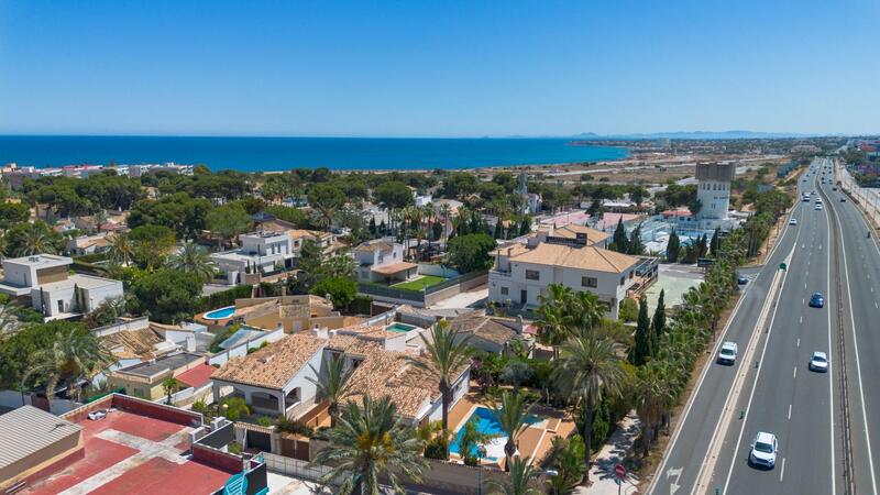 4 Cuarto Villa en venta