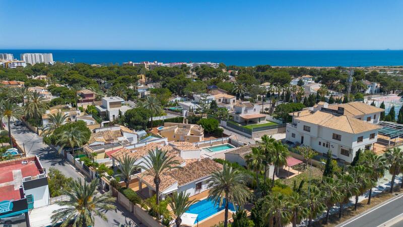 4 Cuarto Villa en venta