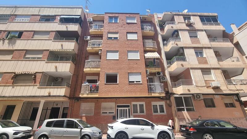 3 bedroom Apartment for sale