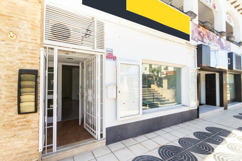 Commercial Property for Long Term Rent in Villamartin, Alicante
