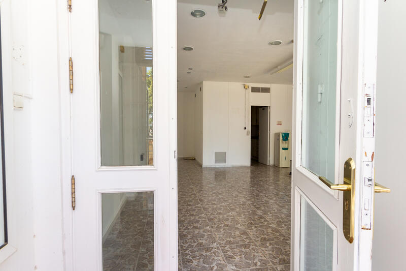 1 Schlafzimmer Handelsimmobilie für Langzeitmiete