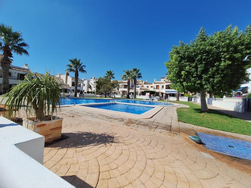 квартира продается в Playa Flamenca, Alicante