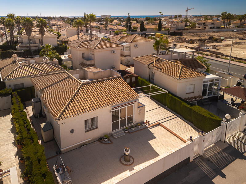 Villa till salu i Playa Flamenca, Alicante