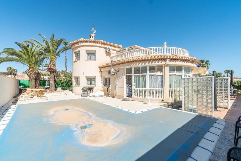 Villa for sale in Playa Flamenca, Alicante