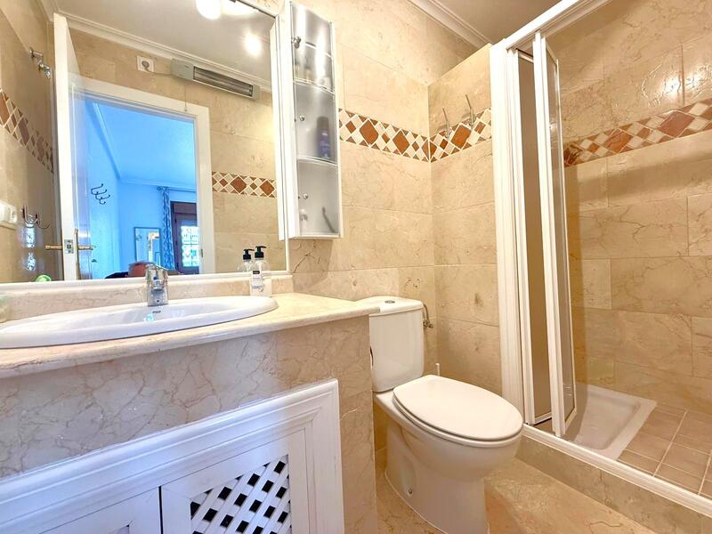 3 slaapkamer Gezinswoning Te koop