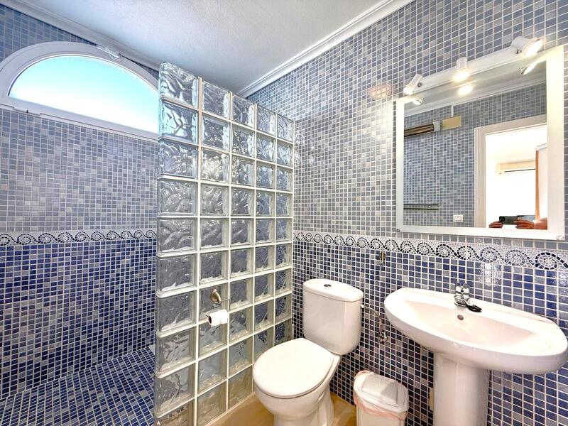 3 slaapkamer Gezinswoning Te koop