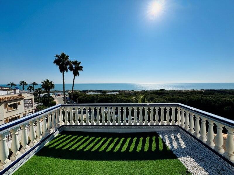 2 bedroom Townhouse for sale