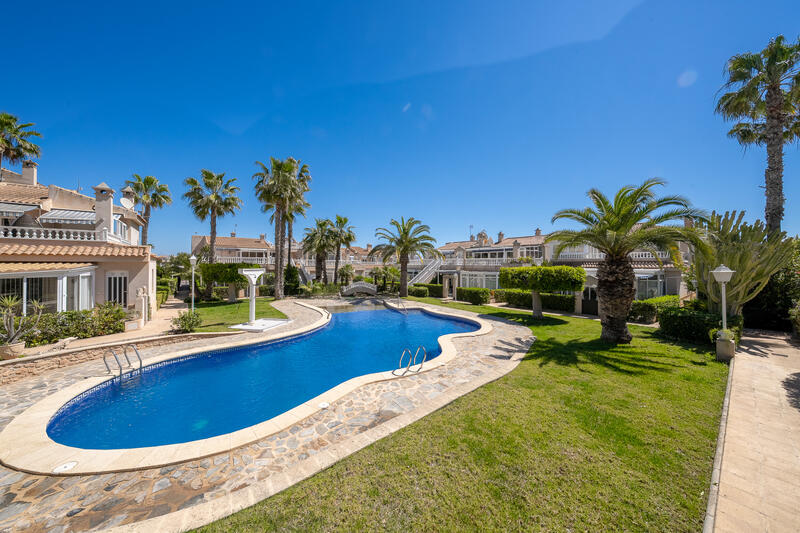 2 slaapkamer Appartement Te koop