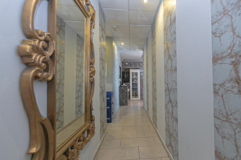 1 chambre Local Commercial à vendre