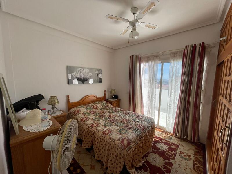 2 bedroom Townhouse for sale