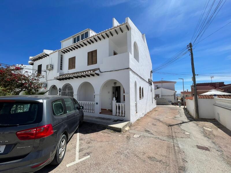 2 bedroom Townhouse for sale