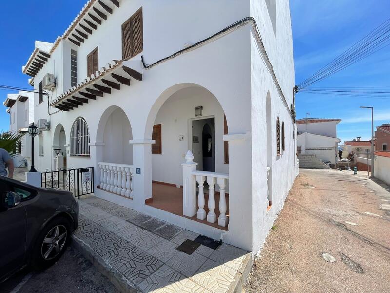 2 bedroom Townhouse for sale