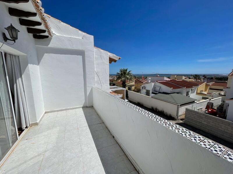 2 bedroom Townhouse for sale