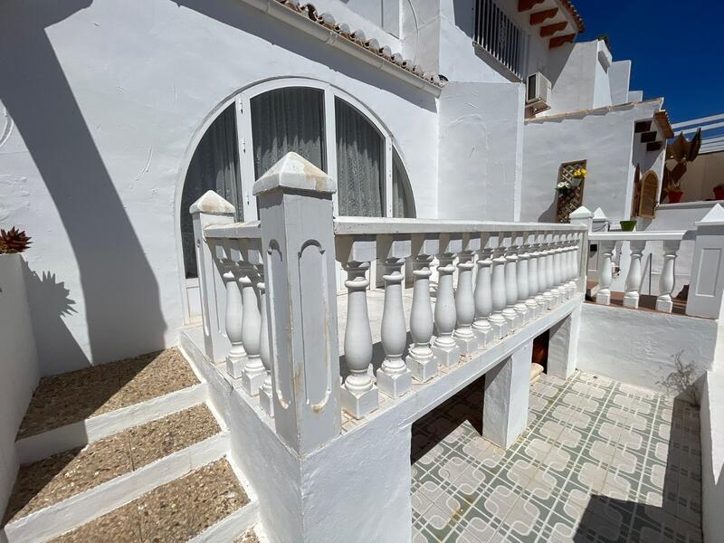 2 bedroom Townhouse for sale