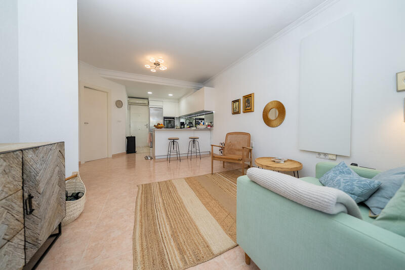 4 bedroom Apartment for sale