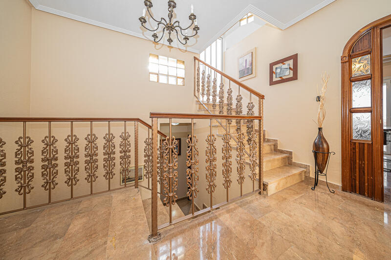 4 bedroom Villa for sale
