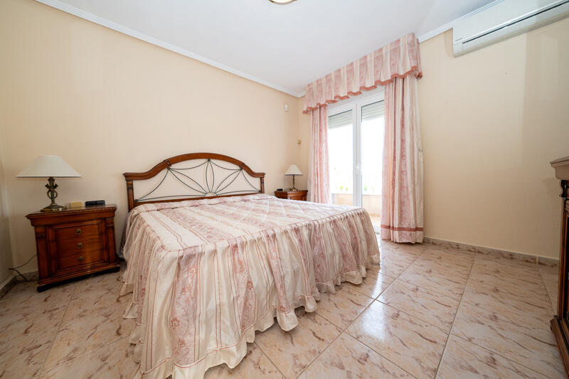 4 bedroom Villa for sale