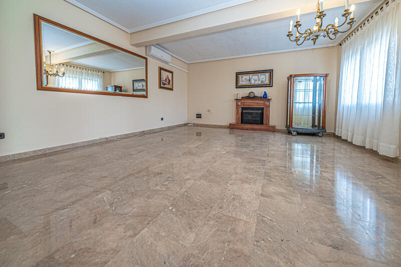 4 bedroom Villa for sale