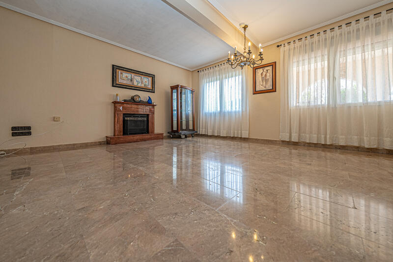 4 bedroom Villa for sale