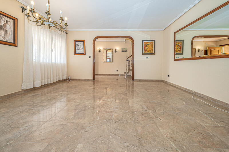 4 bedroom Villa for sale