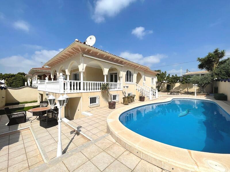 4 bedroom Villa for sale
