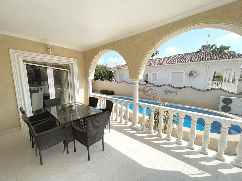 4 bedroom Villa for sale