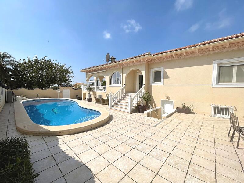 4 bedroom Villa for sale