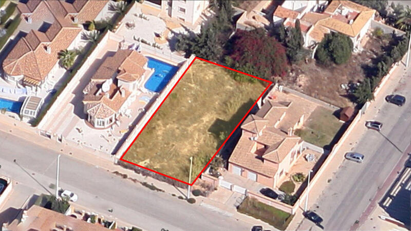 Land til salgs i La Zenia, Alicante