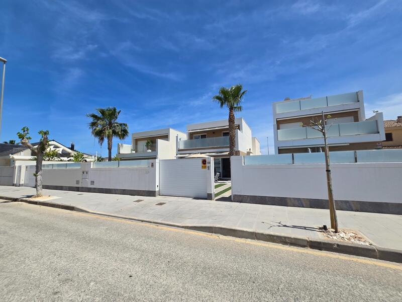 3 Cuarto Villa en venta