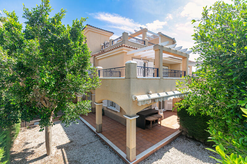 Duplex til salg i Mil Palmeras, Alicante