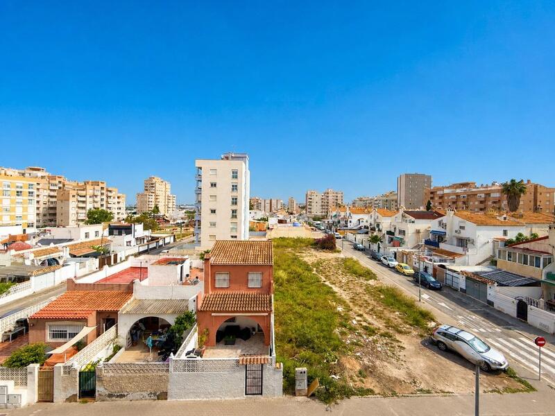 квартира продается в Torrevieja, Alicante