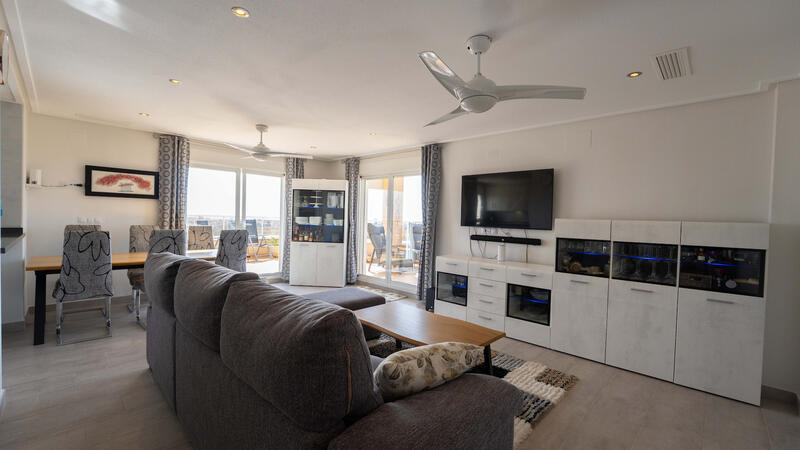 3 bedroom Apartment for sale