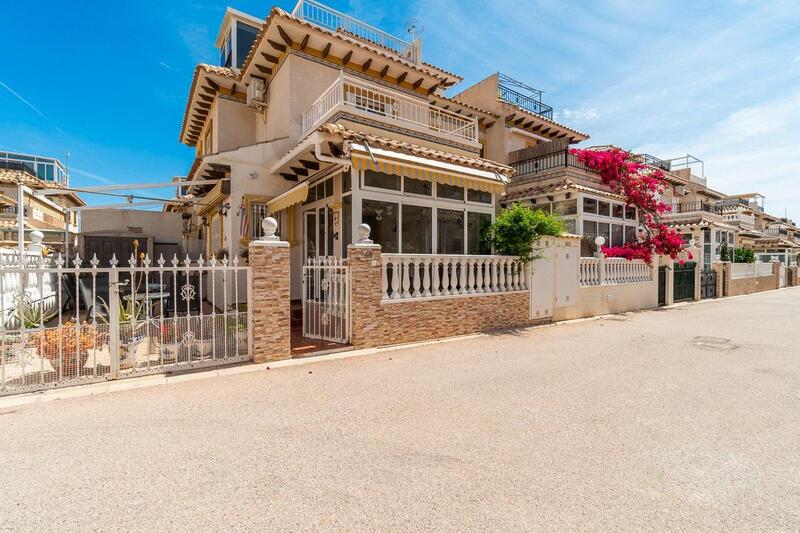 Villa till salu i Orihuela Costa, Alicante