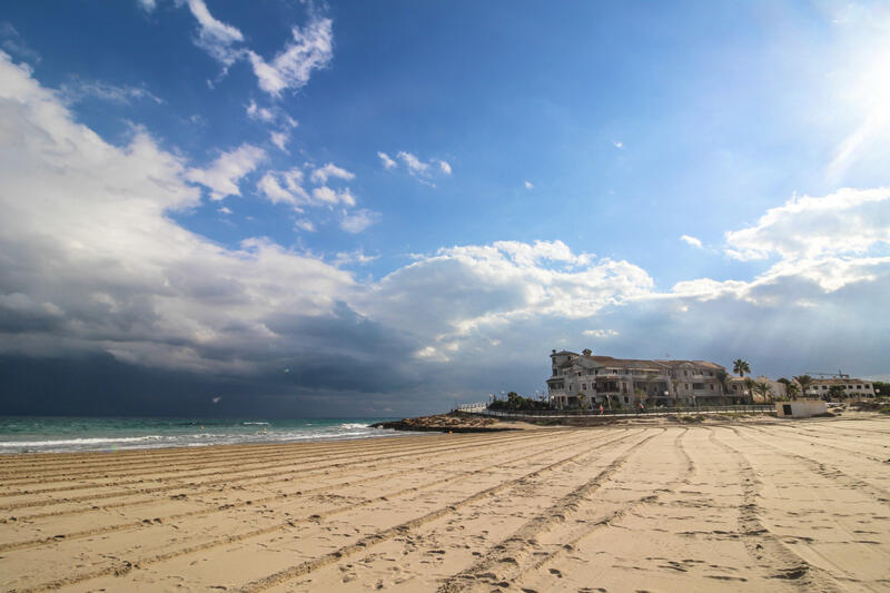 3 slaapkamer Gezinswoning Te koop in Playa Flamenca, Alicante