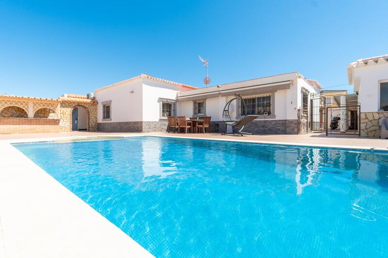 Villa en venta en Torrevieja, Alicante