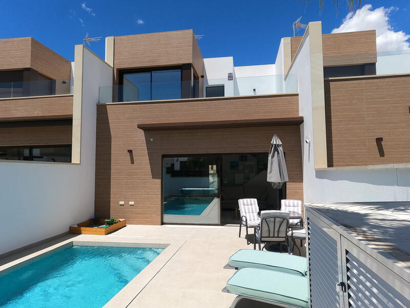 4 спальная комната вилла продается в Algorfa, Alicante