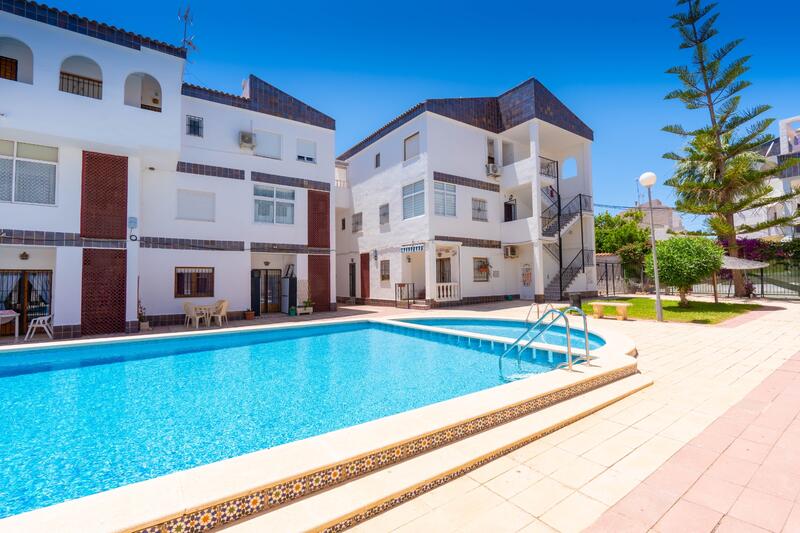 2 slaapkamer Appartement Te koop in Punta Prima, Alicante
