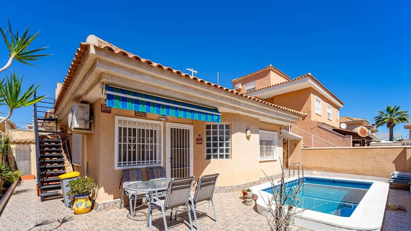 2 Cuarto Villa en venta en Punta Prima, Alicante
