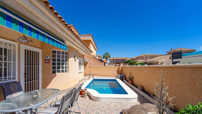 2 Cuarto Villa en venta en Punta Prima, Alicante