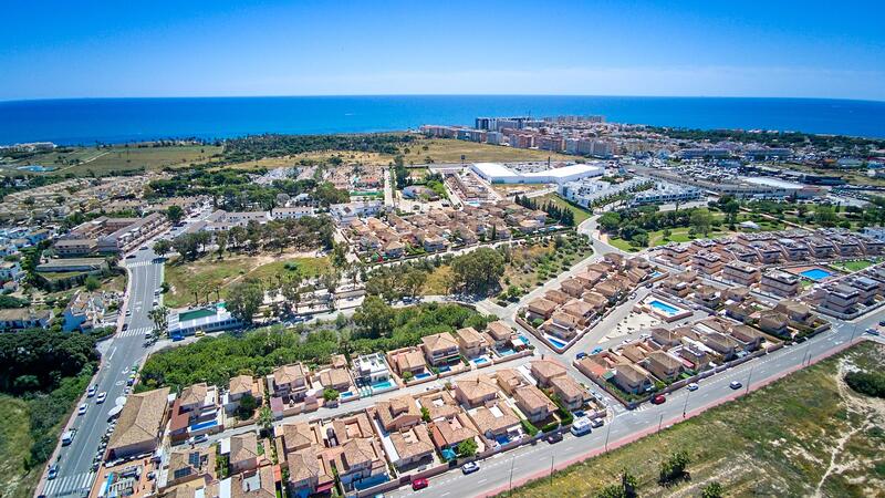 2 Cuarto Villa en venta en Punta Prima, Alicante