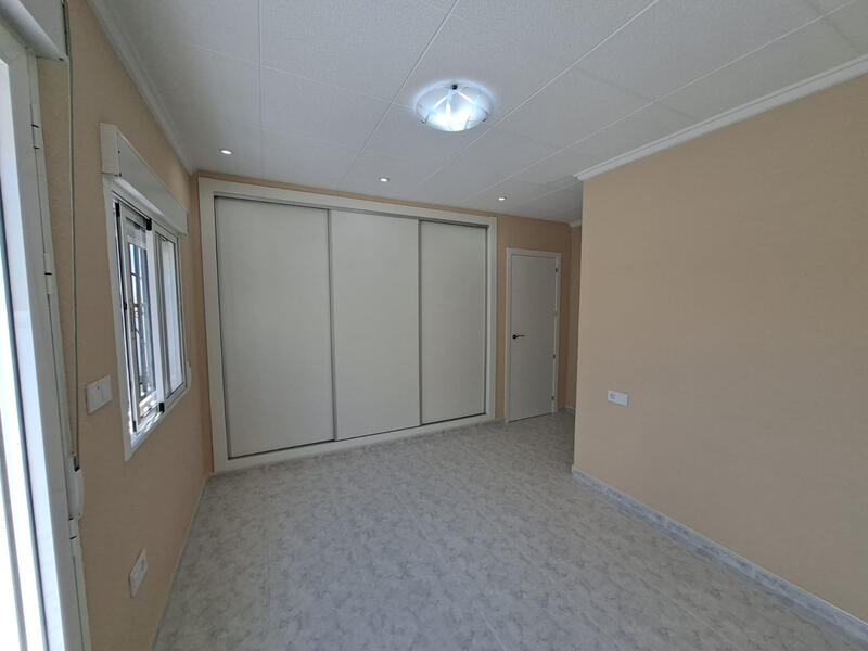 1 bedroom Townhouse for sale