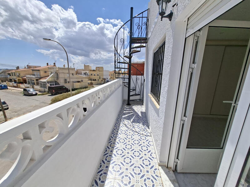 1 bedroom Townhouse for sale